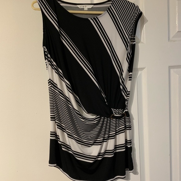 Silver buckle cinches at waist. Sleeveless black & White striped tunic in medium - Picture 5 of 8
